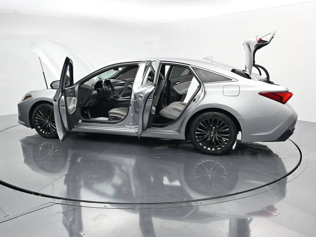 Used 2020 Toyota Avalon XSE FWD image 39