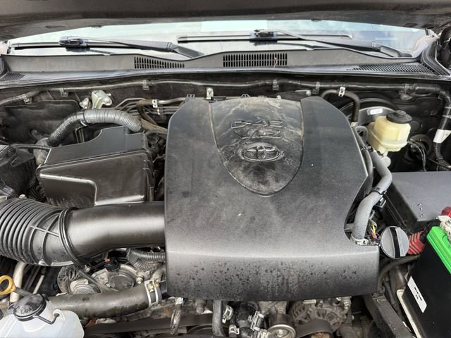 Used 2017 Toyota Tacoma SR5 RWD image 32