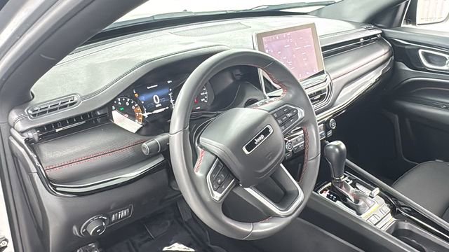 Used 2024 Jeep Compass Trailhawk image 33