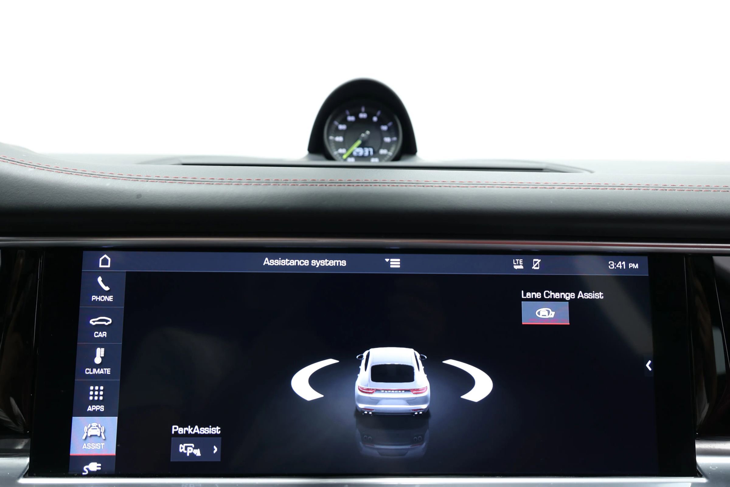 Used 2019 Porsche Panamera 4 AWD/4WD image 41