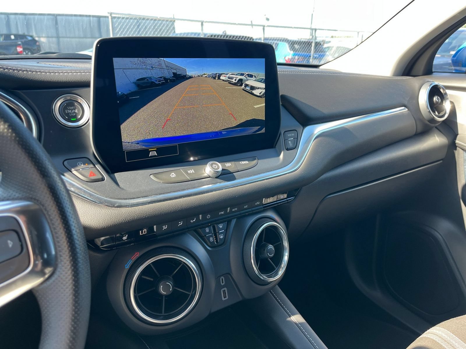 Used 2025 Chevrolet Blazer LT FWD image 19