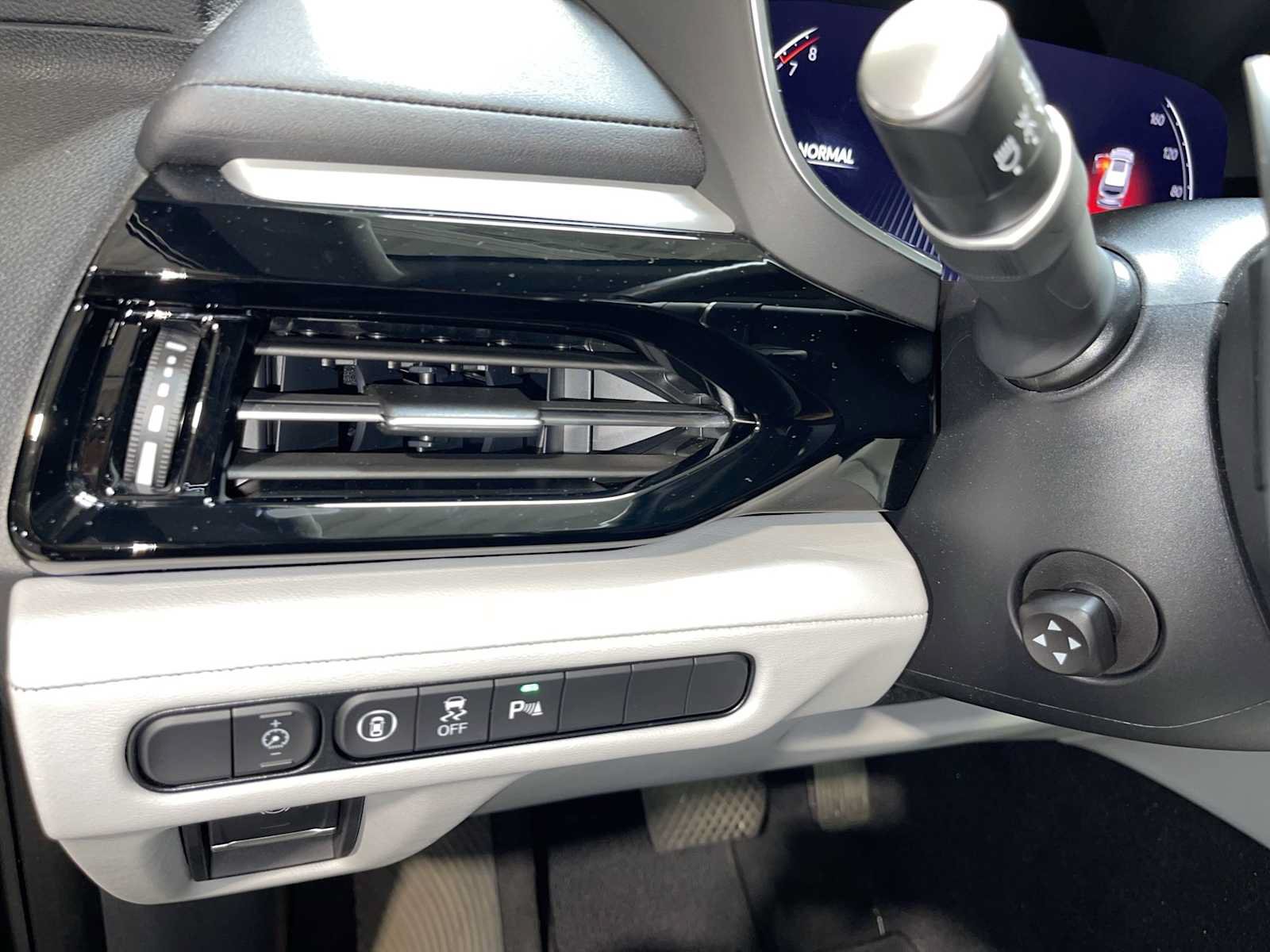 Certified 2024 Acura MDX SH-AWD w/ Technology Package image 24