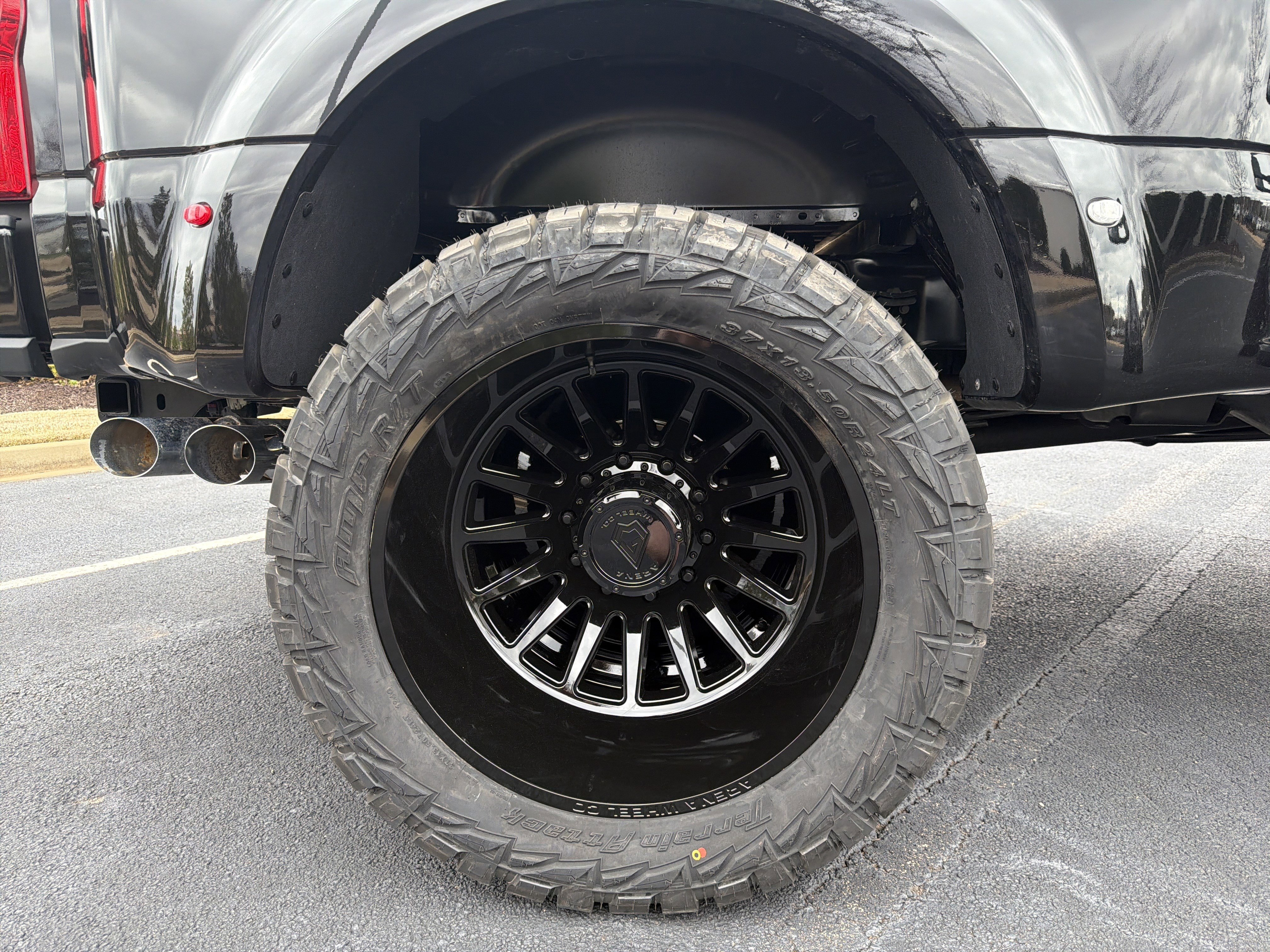 Used 2025 Ford F450 Platinum w/ Platinum Plus Package image 34