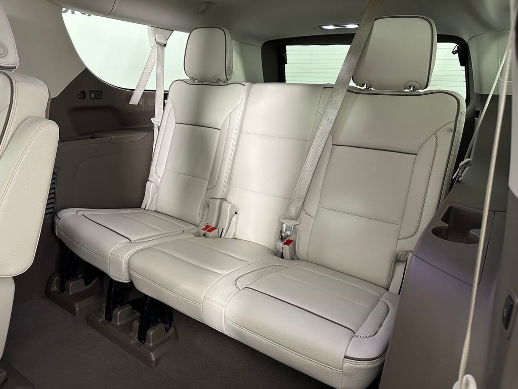 Used 2023 GMC Yukon XL Denali w/ Denali Reserve Package AWD/4WD image 20