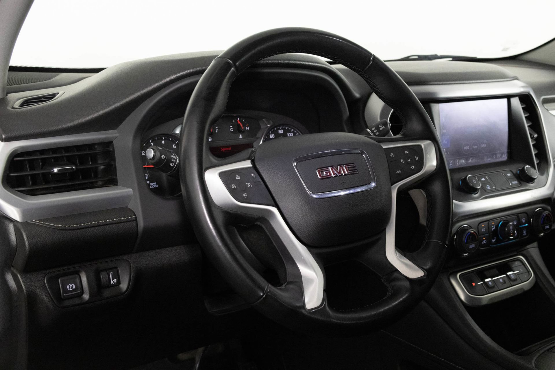 Certified 2023 GMC Acadia SLT image 32