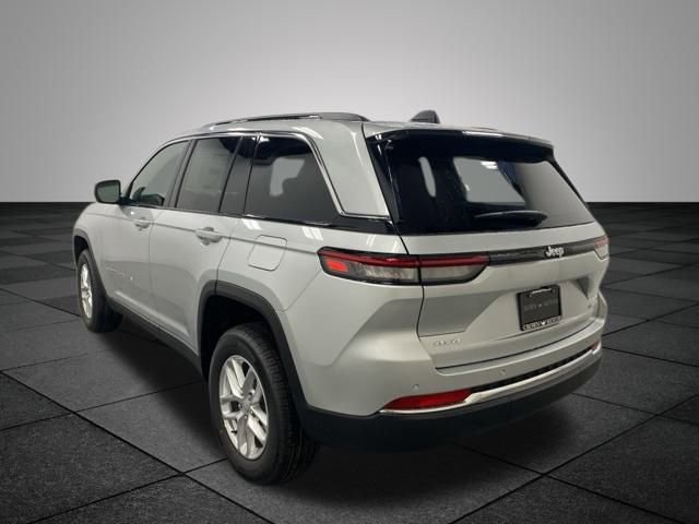 Used 2025 Jeep Grand Cherokee Laredo X w/ Luxury Tech Group I image 4