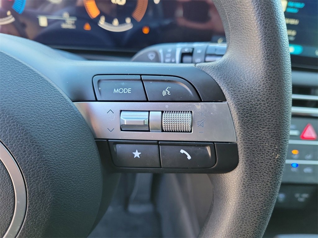 Used 2025 Hyundai Tucson SE image 23