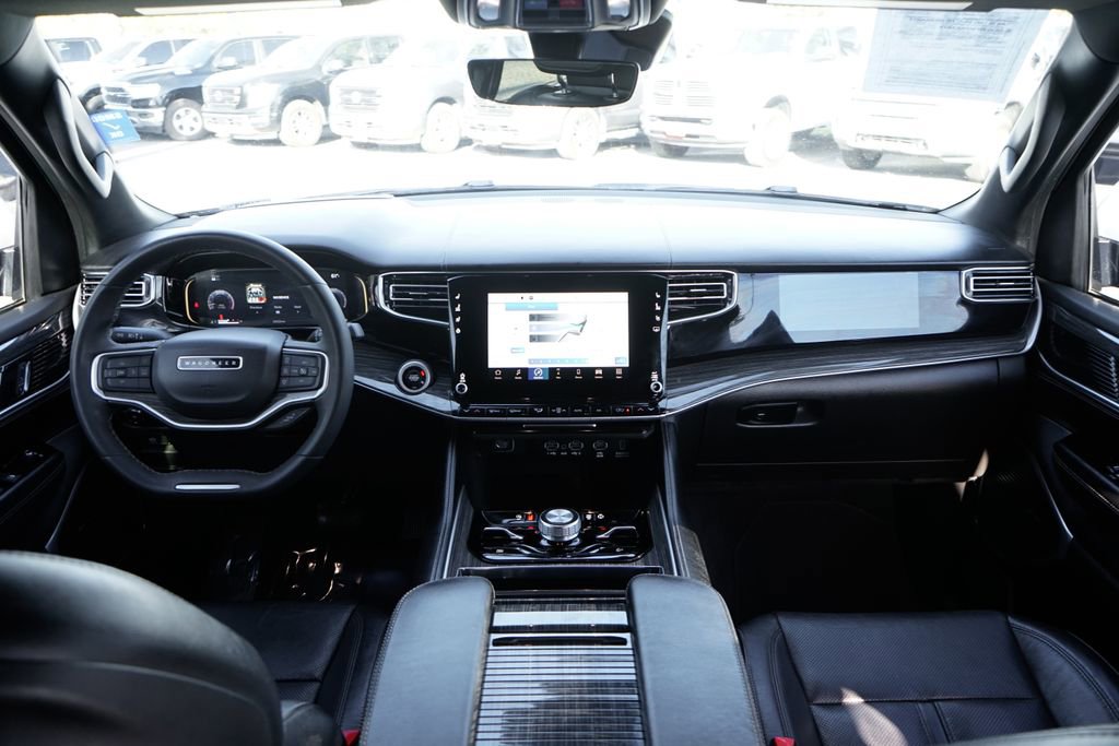 Used 2022 Jeep Wagoneer Series III w/ Rear Seat Video Group 1 image 28