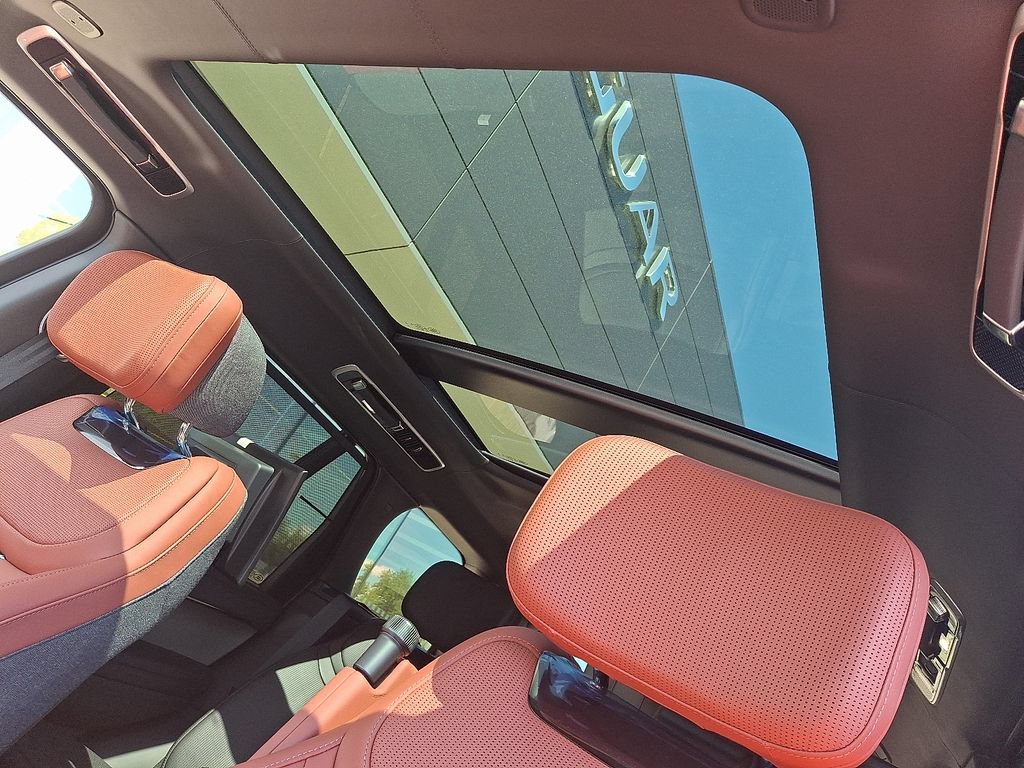 New 2026 Land Rover Range Rover SV AWD/4WD image 11
