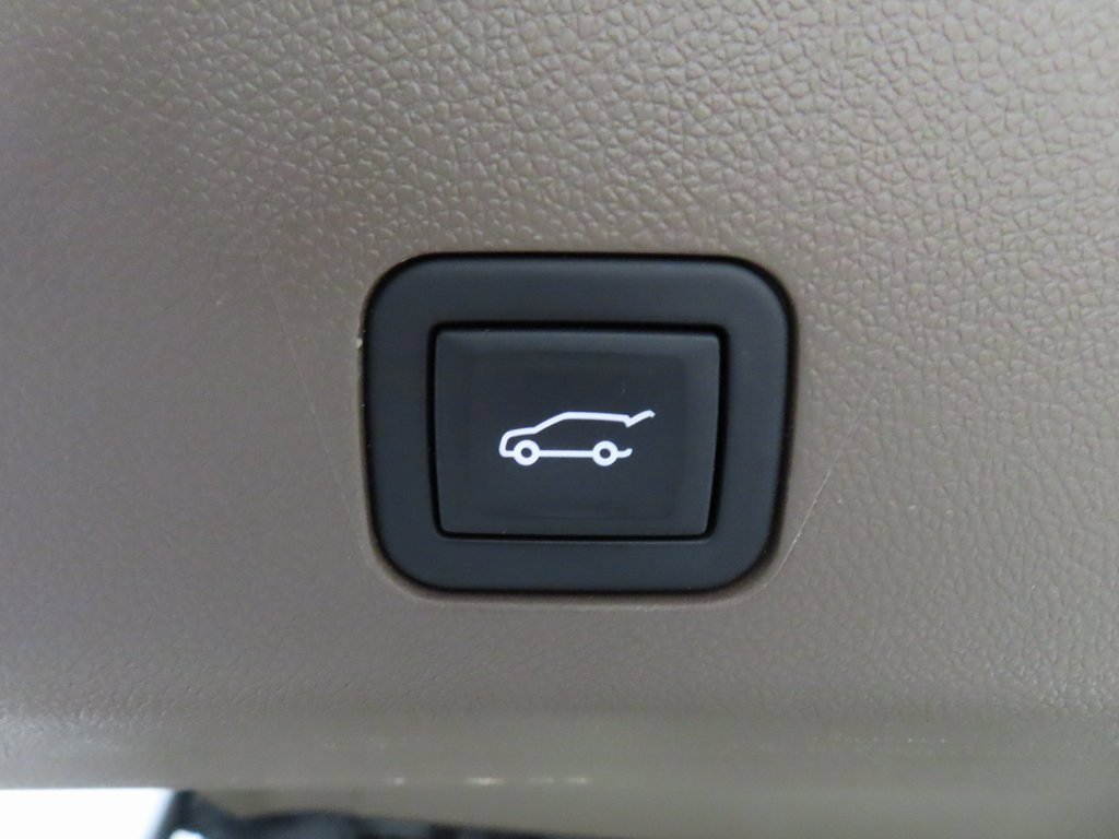 Used 2024 GMC Yukon XL Denali image 42