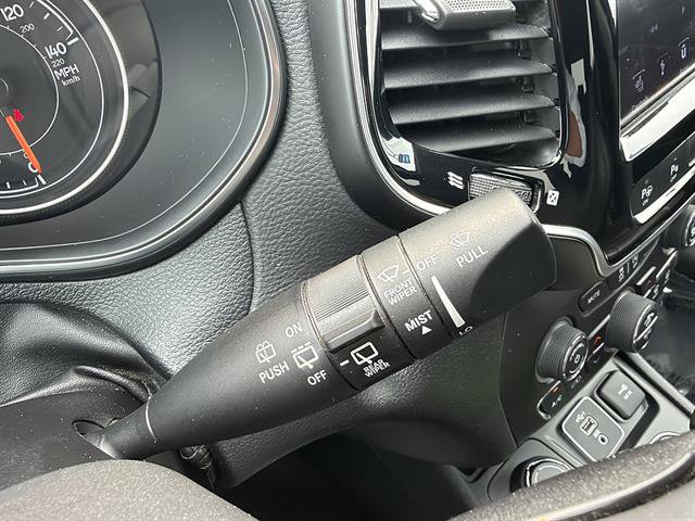 Used 2019 Jeep Cherokee Limited w/ Luxury Group AWD/4WD image 33