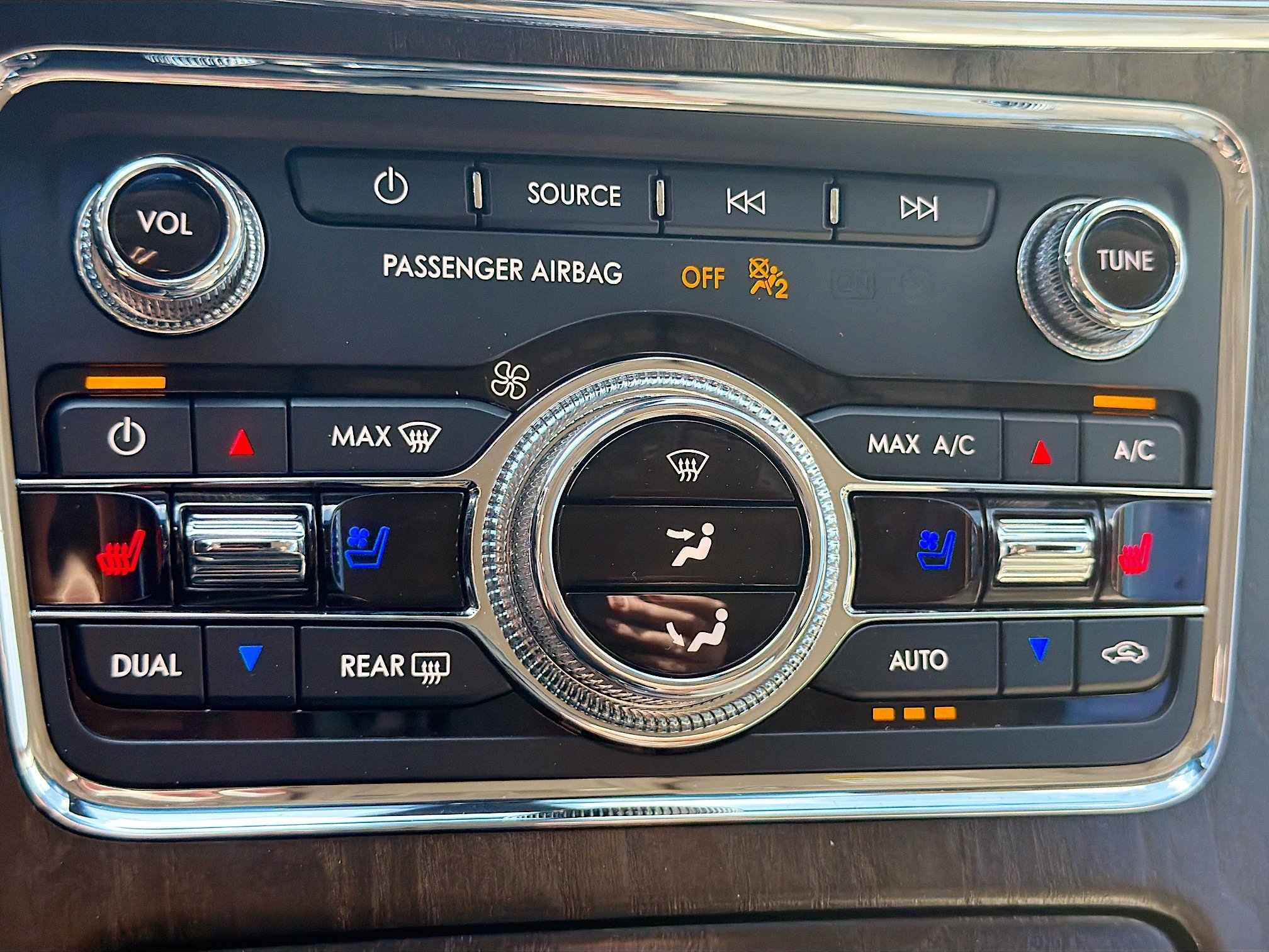 Used 2019 Lincoln Continental Select FWD image 16