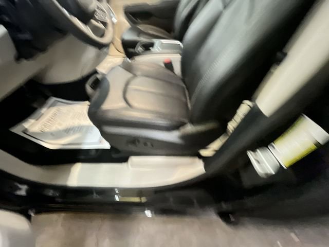 Used 2024 Chrysler Pacifica Touring-L FWD image 12