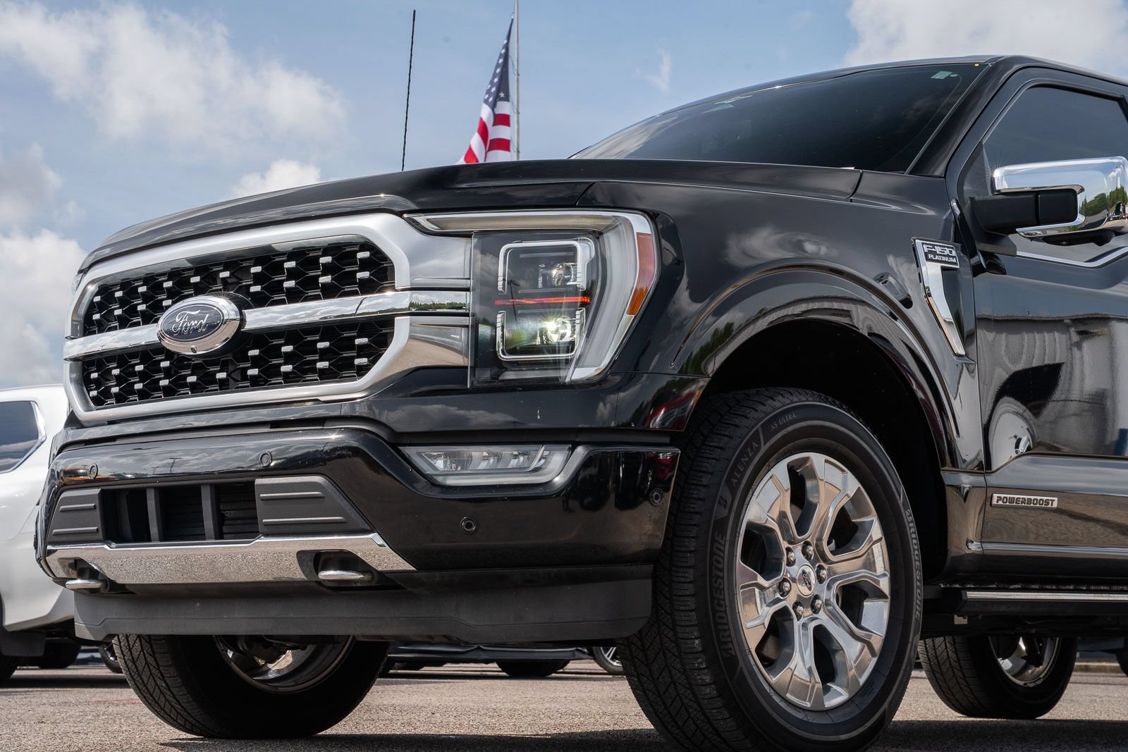Certified 2023 Ford F150 Platinum w/ Equipment Group 701A High AWD/4WD image 4