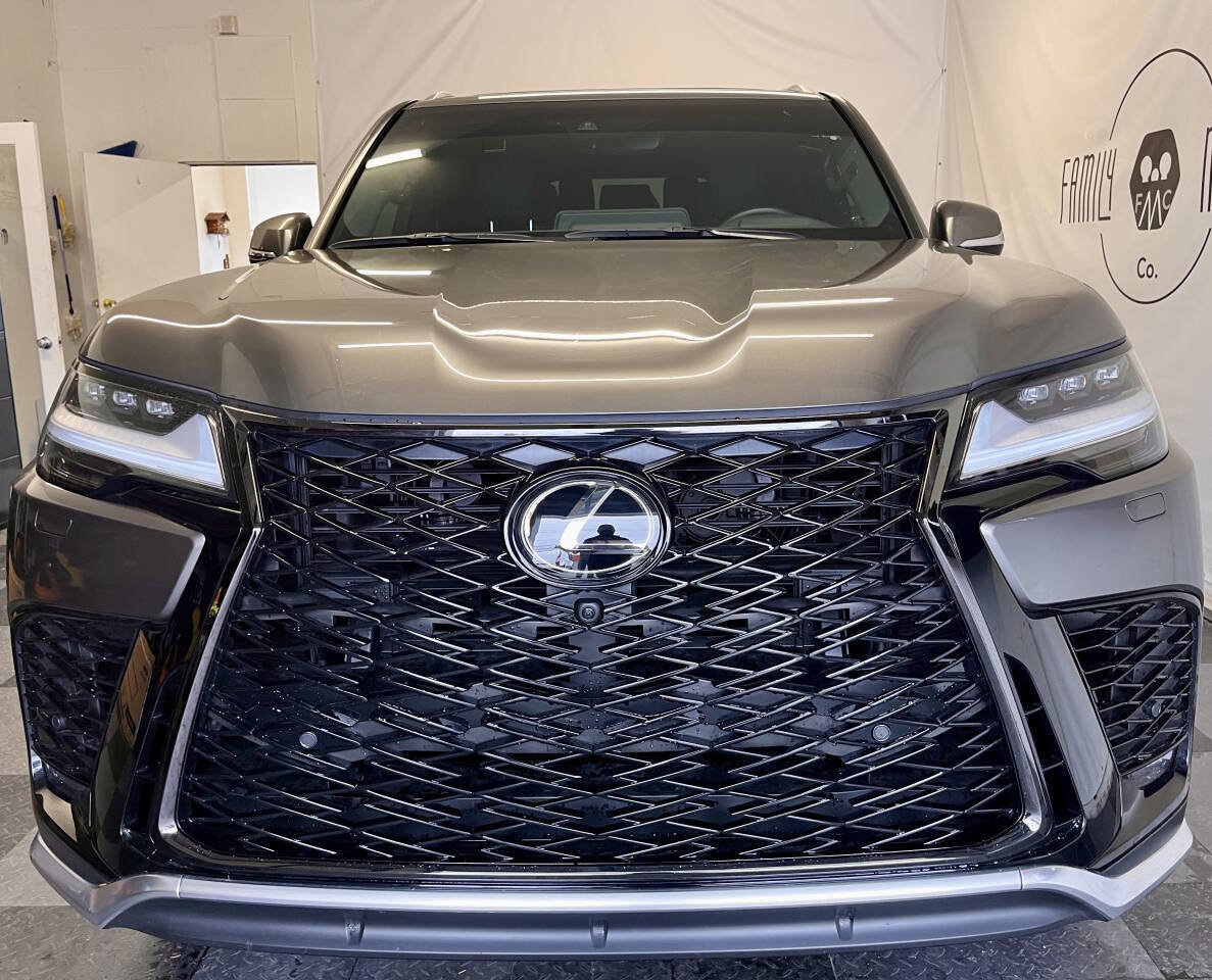 Used 2024 Lexus LX 600 F Sport image 10