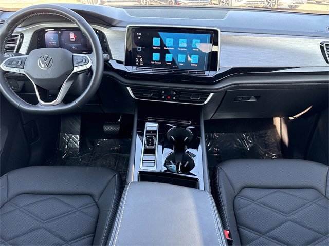 Certified 2025 Volkswagen Atlas Cross Sport SE image 18