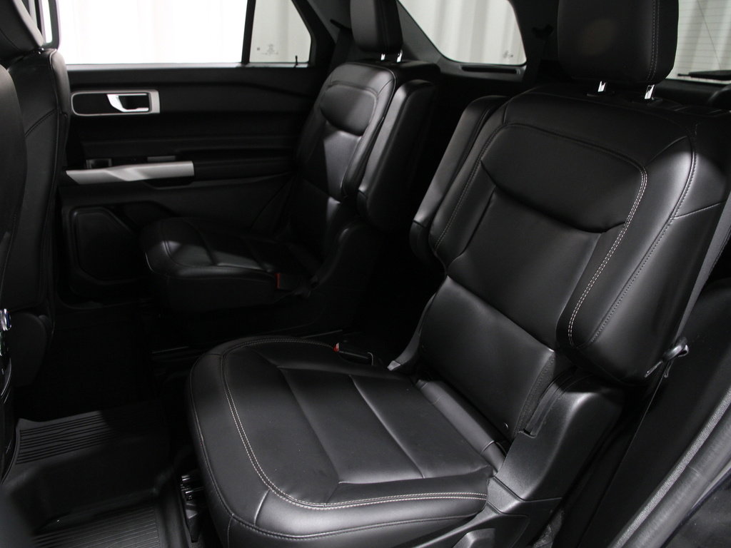 Certified 2022 Ford Explorer XLT w/ Equipment Group 202A image 19