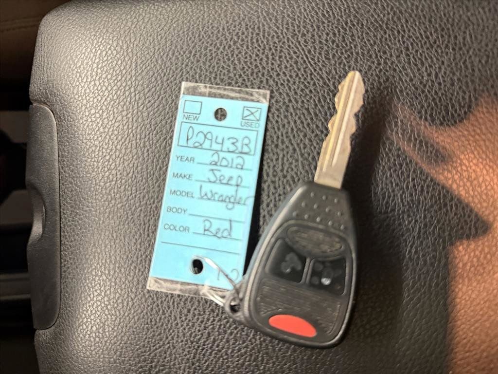 Used 2012 Jeep Wrangler Unlimited Sahara w/ Dual Top Group image 26