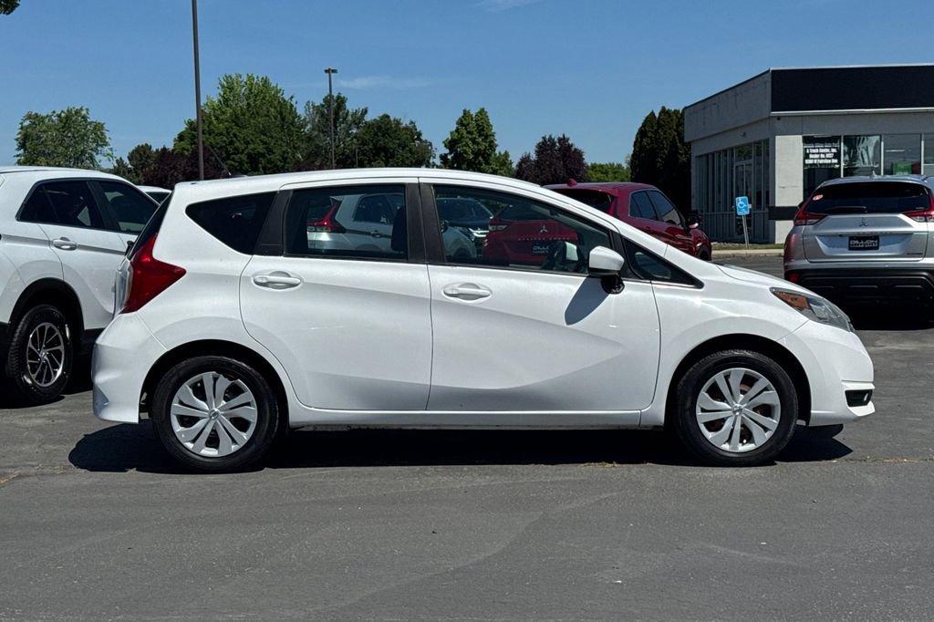 Used 2017 Nissan Versa Note SV FWD image 3