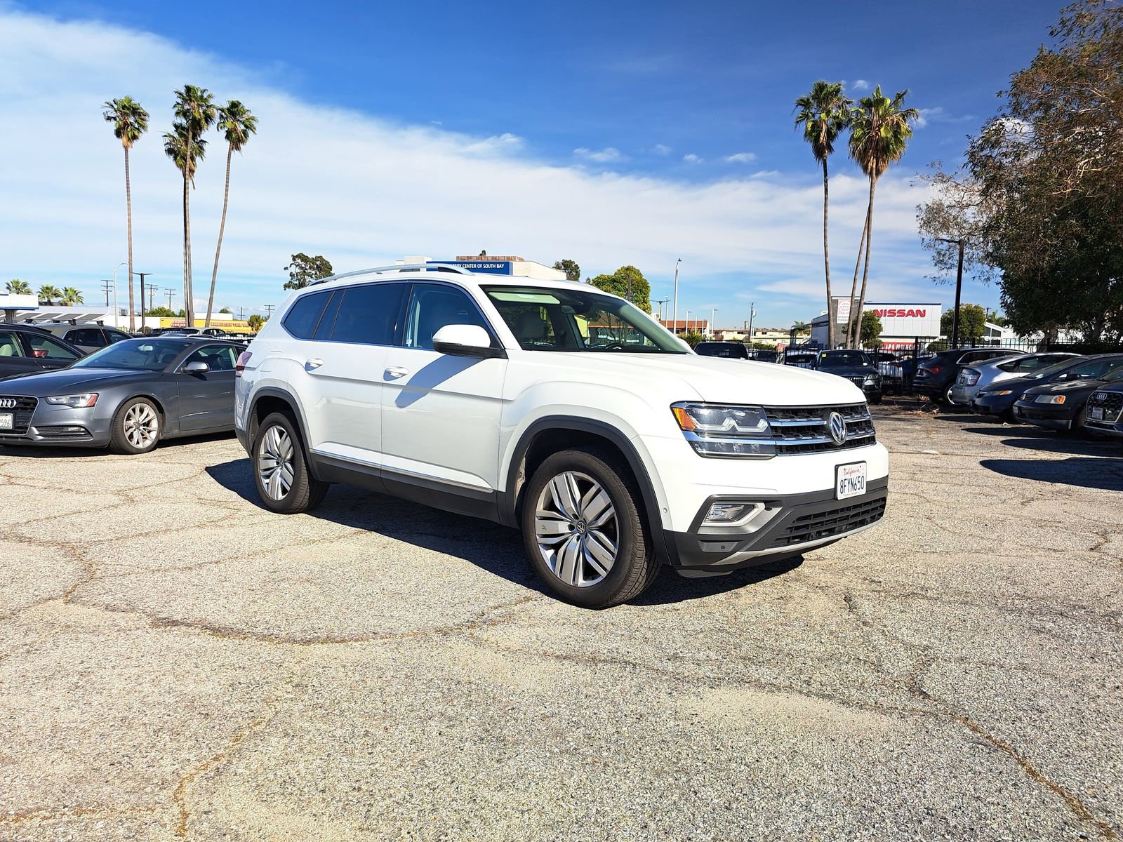 Used 2018 Volkswagen Atlas SEL Premium image 2