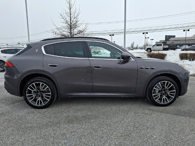 Certified 2025 Maserati Grecale GT AWD/4WD image 11