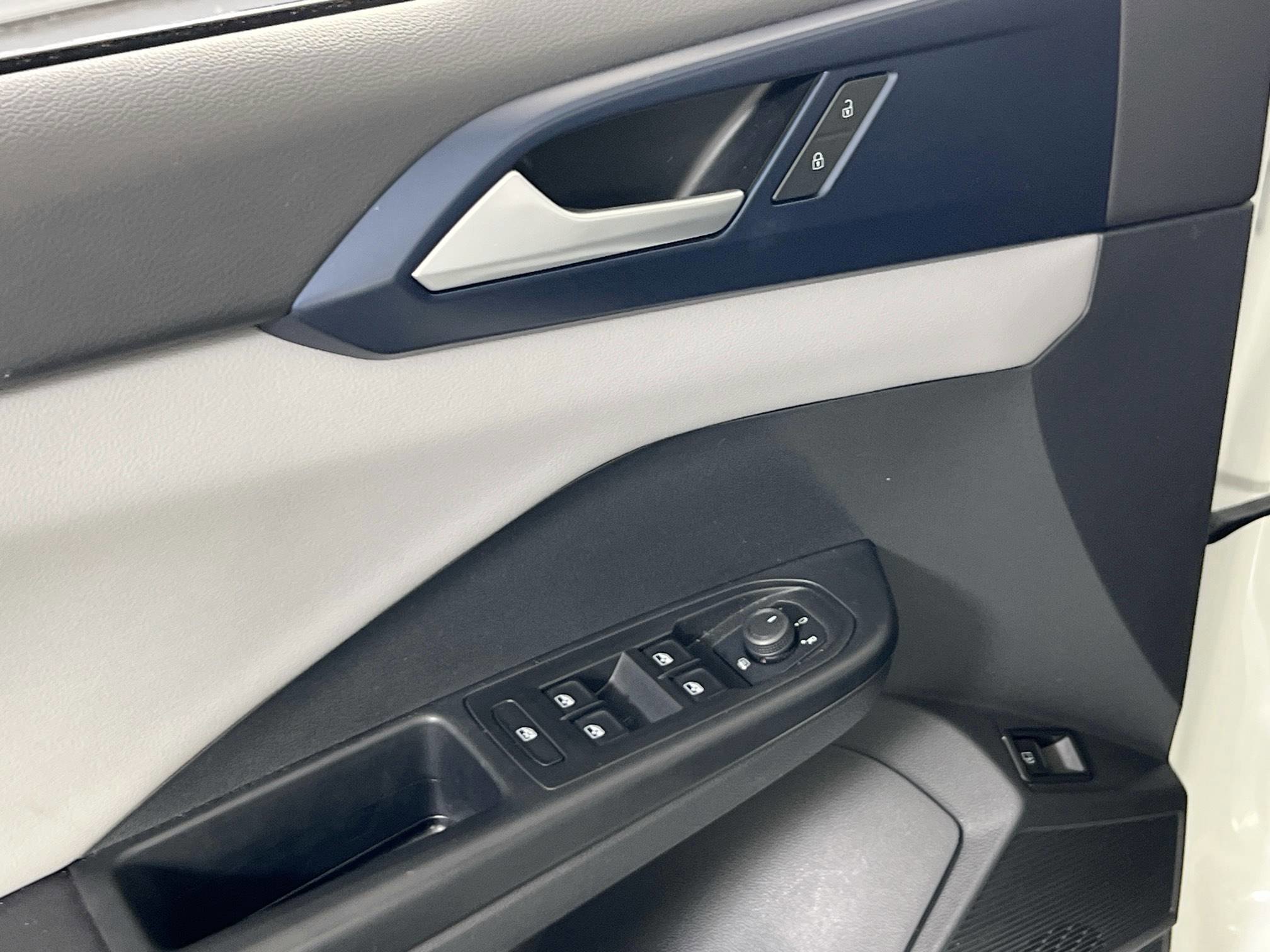 Used 2022 Volkswagen Taos SE image 18