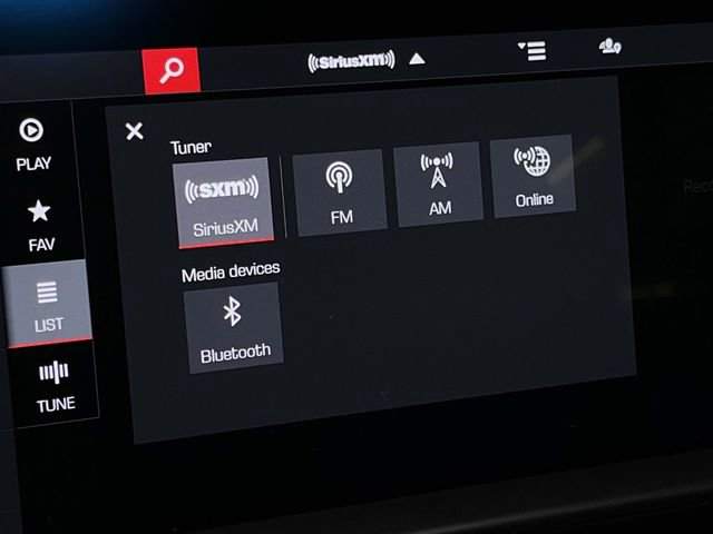 Certified 2025 Porsche Macan image 32