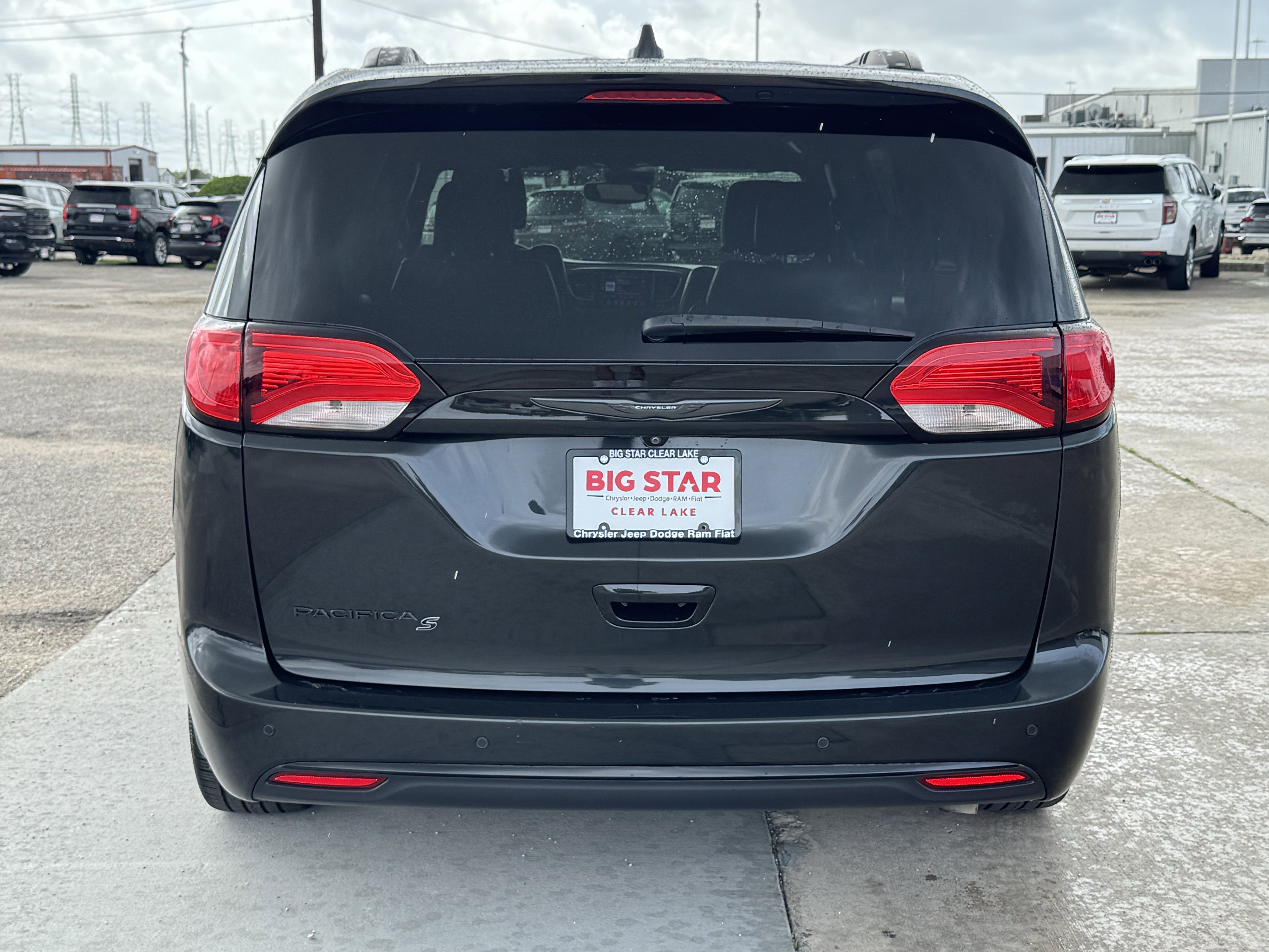 Used 2019 Chrysler Pacifica Touring-L Plus w/ Advanced Safetytec Group FWD image 9