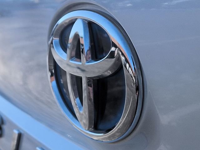 Used 2025 Toyota Sienna Platinum image 28