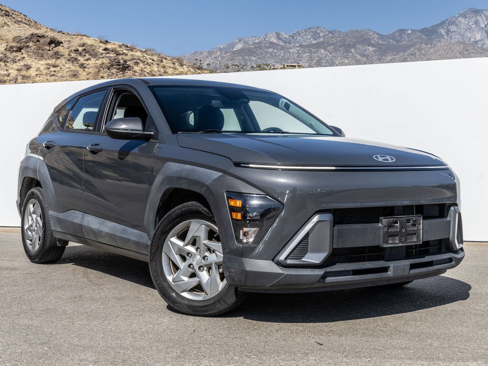 Used 2024 Hyundai Kona SE FWD image 3