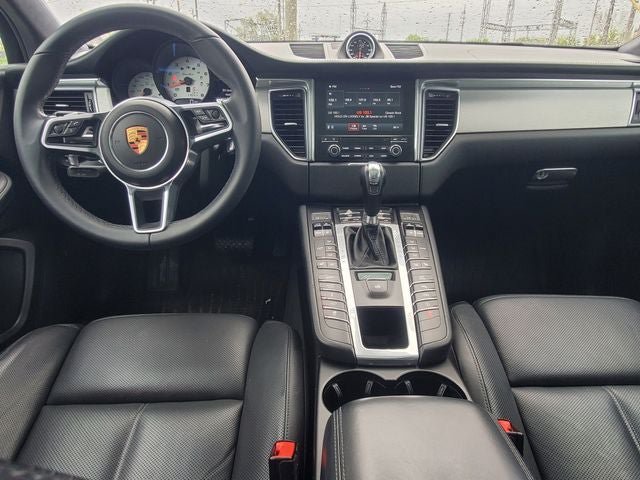 Used 2018 Porsche Macan Turbo AWD/4WD image 25
