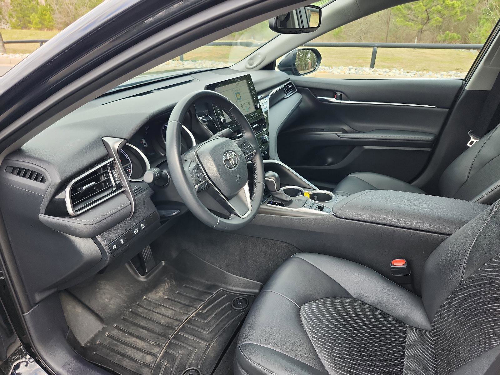 Used 2023 Toyota Camry XLE w/ Navigation Package image 12