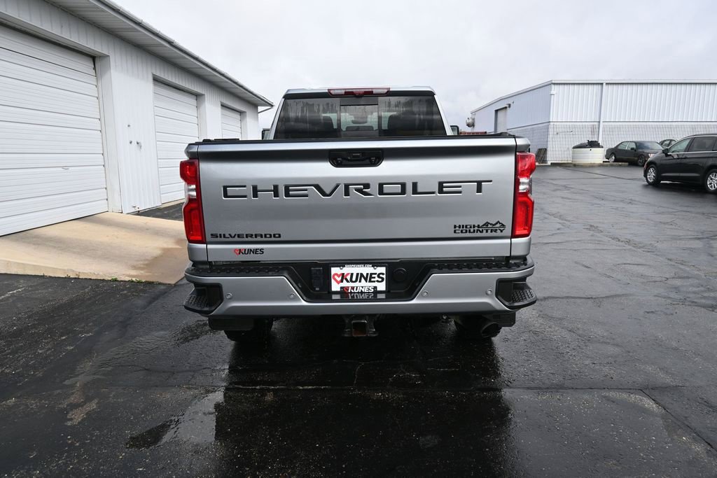 Used 2024 Chevrolet Silverado 2500 High Country w/ Technology Package AWD/4WD image 10