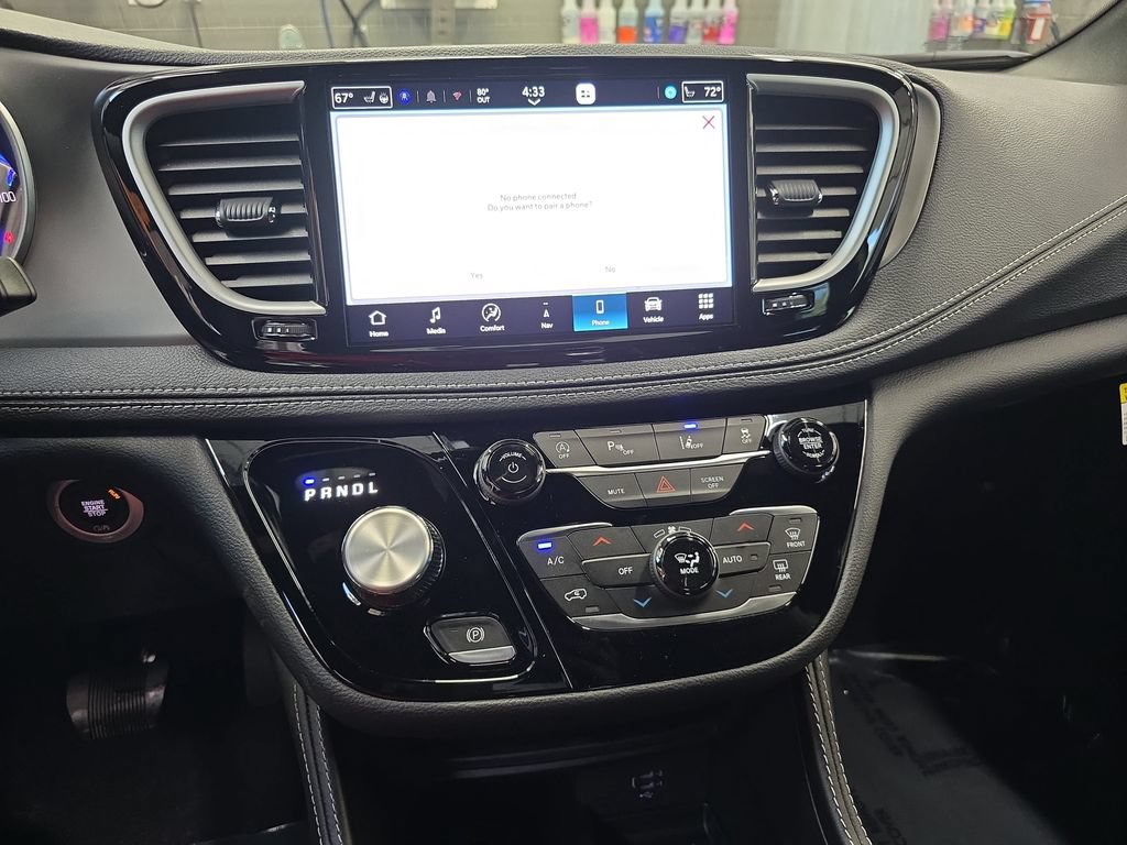 New 2027 Chrysler Pacifica Limited FWD image 20