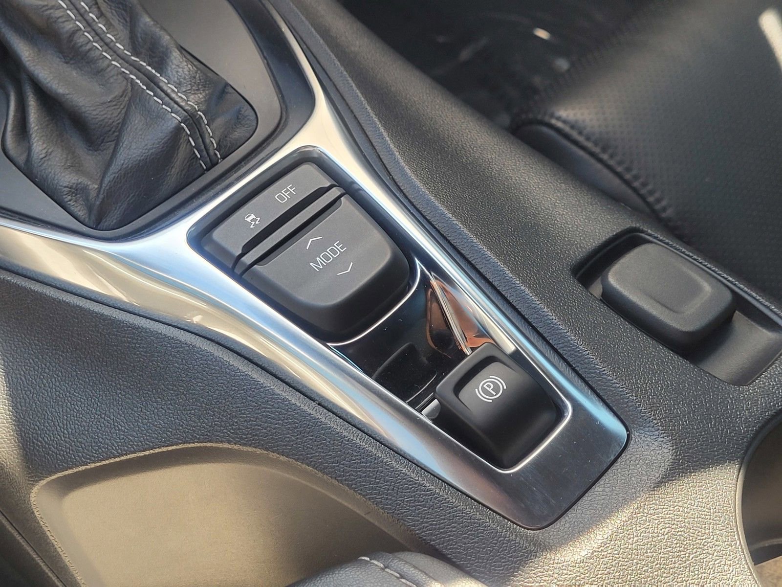 Used 2021 Chevrolet Camaro SS image 25