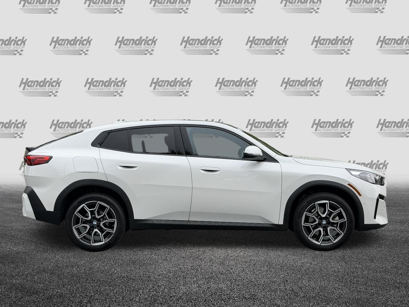 Used 2026 BMW X2 xDrive28i w/ Technology Package AWD/4WD image 3