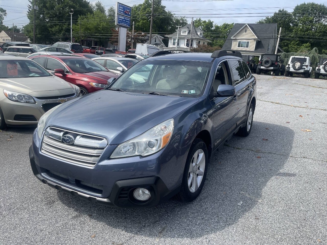 Used 2013 Subaru Outback 2.5i Premium AWD/4WD image 2