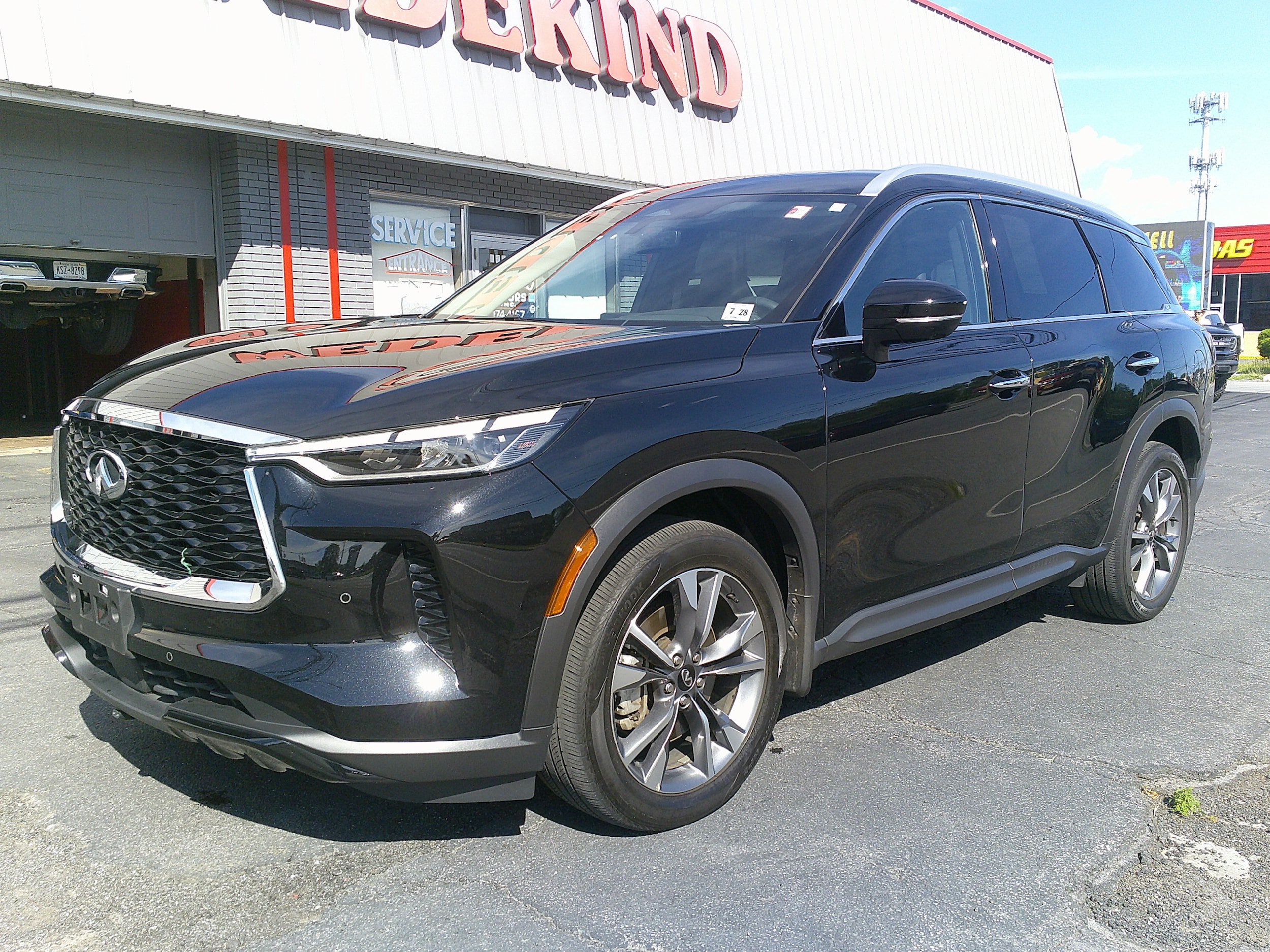 Used 2023 INFINITI QX60 Luxe w/ Cargo Package AWD/4WD image 10