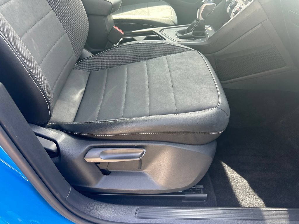 Certified 2022 Volkswagen Taos SE FWD image 35