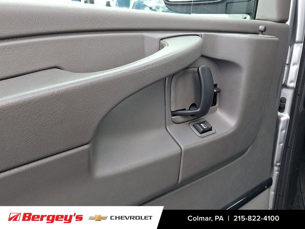 Used 2014 Chevrolet Express 1500 image 22