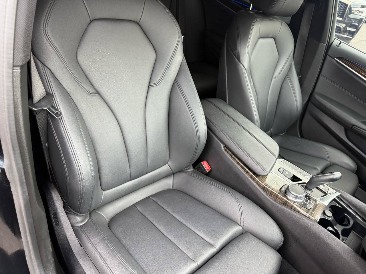 Used 2019 BMW 530e w/ Convenience Package RWD image 9