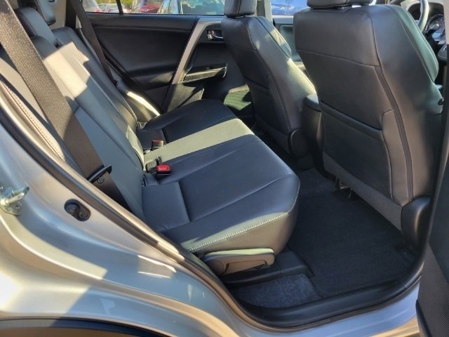 Used 2015 Toyota RAV4 Limited AWD/4WD image 4