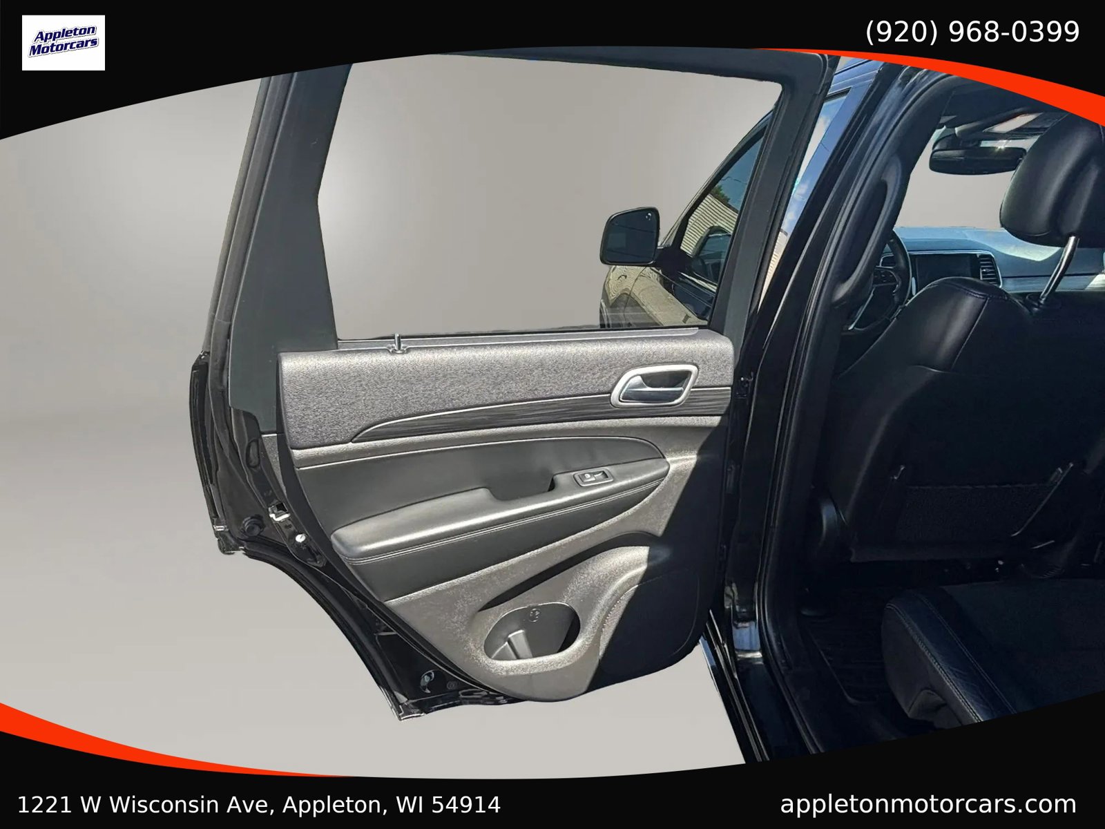 Used 2019 Jeep Grand Cherokee Altitude AWD/4WD image 23