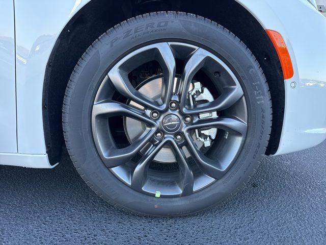 New 2026 Chrysler Pacifica Select image 10