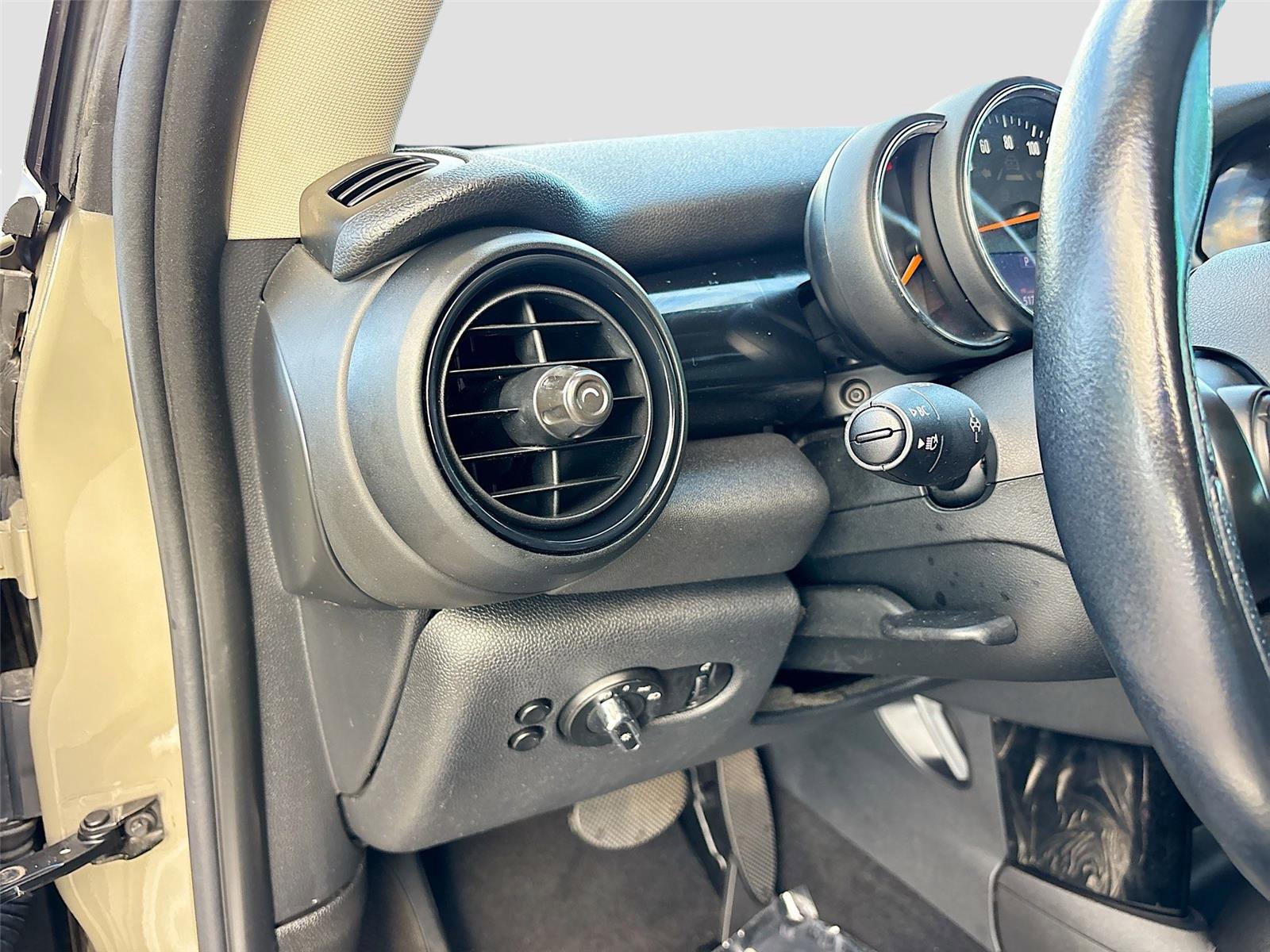 Used 2019 MINI Cooper S image 10