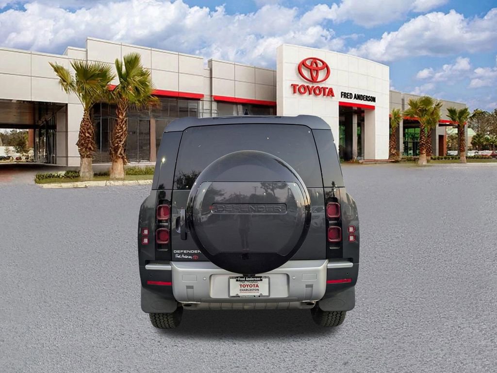 Used 2025 Land Rover Defender 130 S image 5