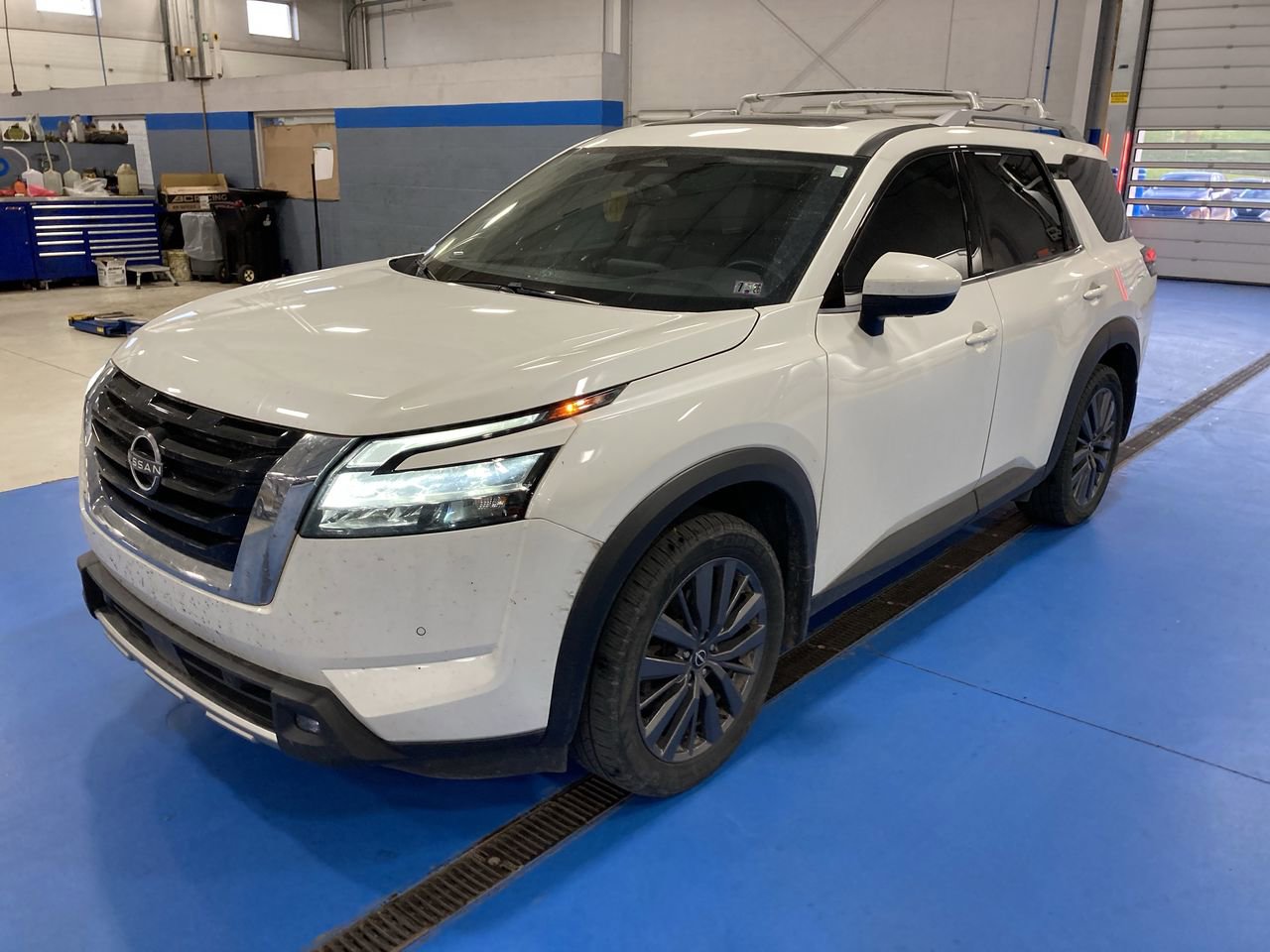 Used 2022 Nissan Pathfinder SL w/ SL Premium Package AWD/4WD video 3