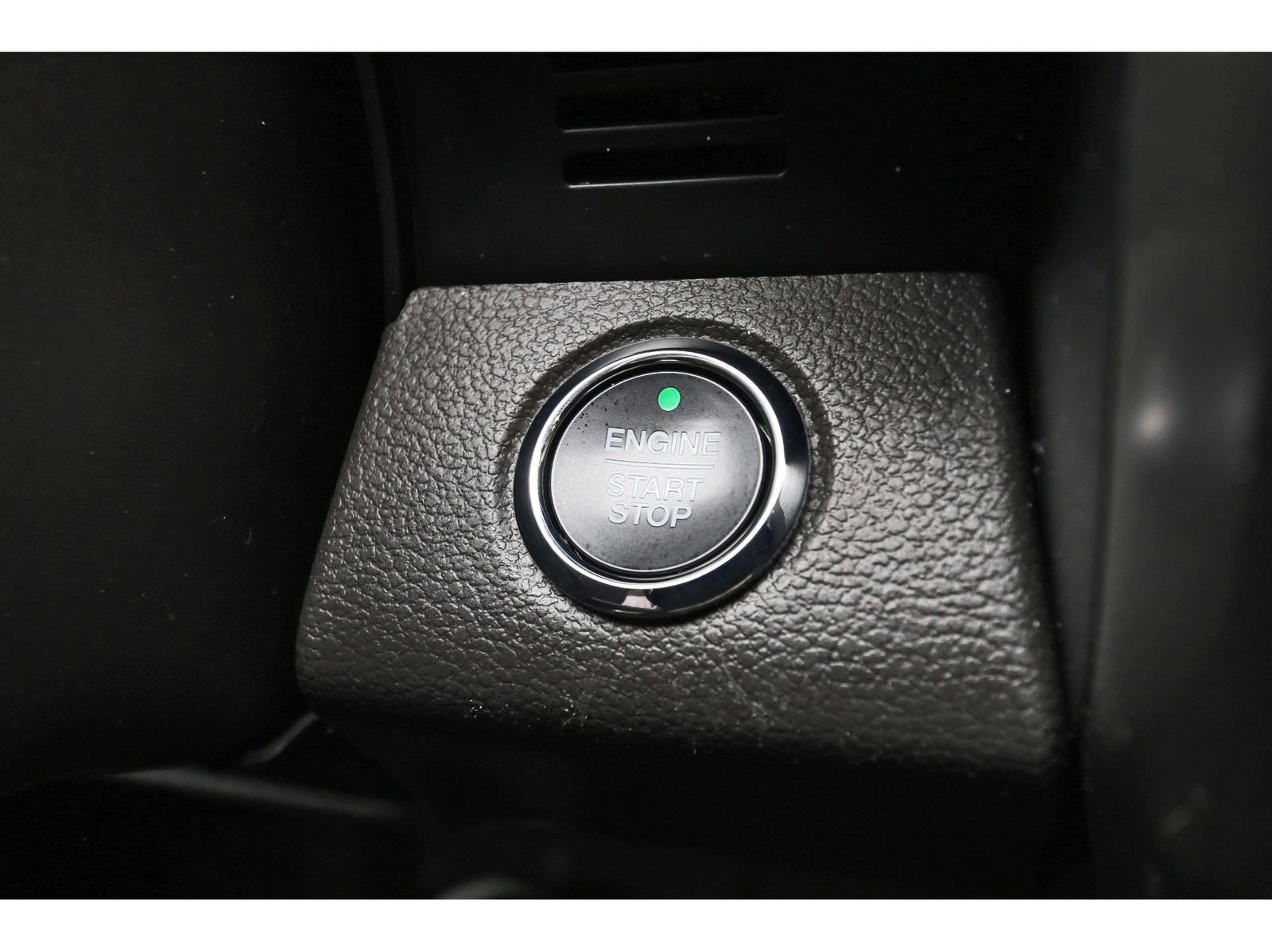 Used 2020 Ford Expedition XLT w/ Equipment Group 202A RWD image 27