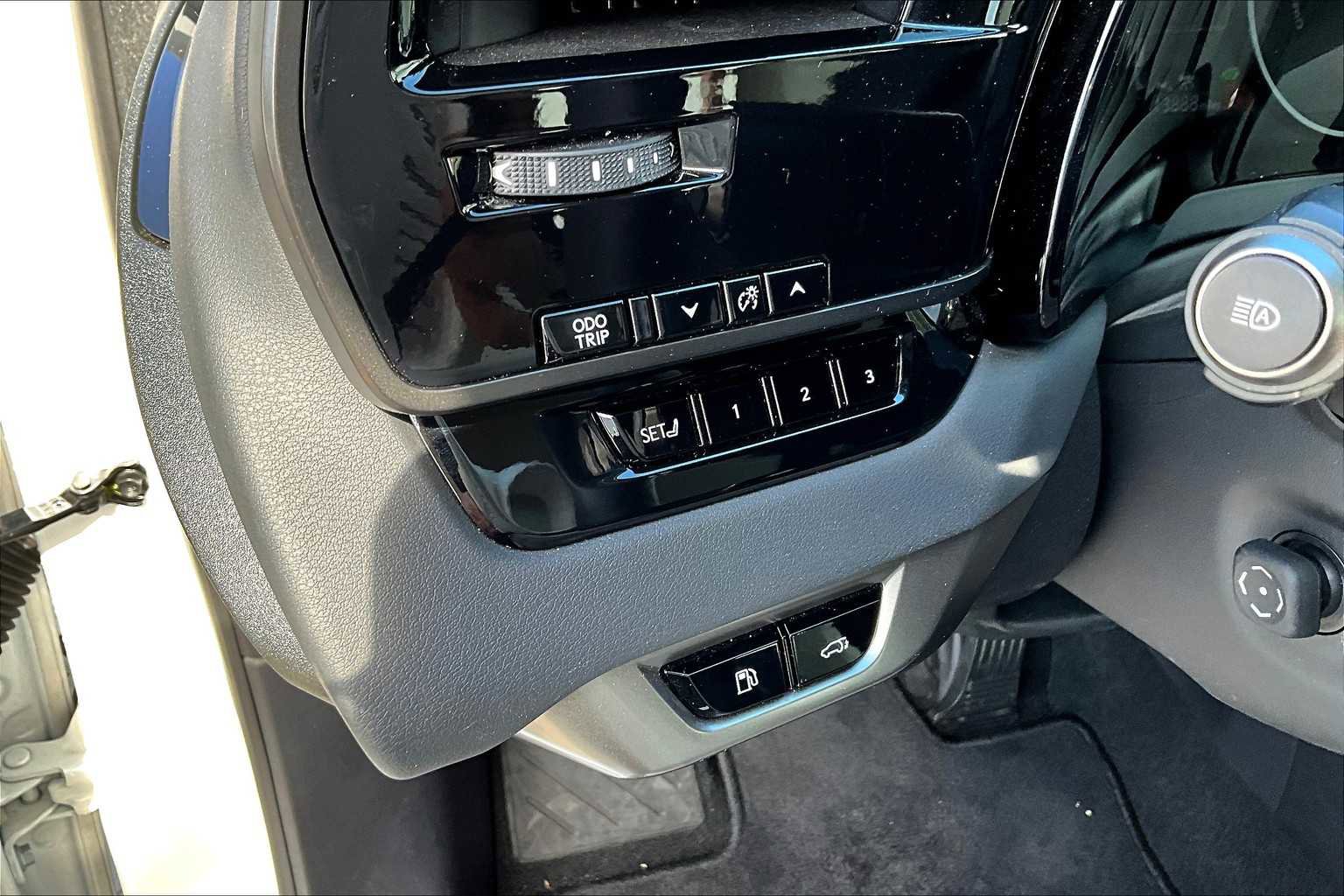 Used 2024 Lexus RX 350h w/ Convenience Package image 35