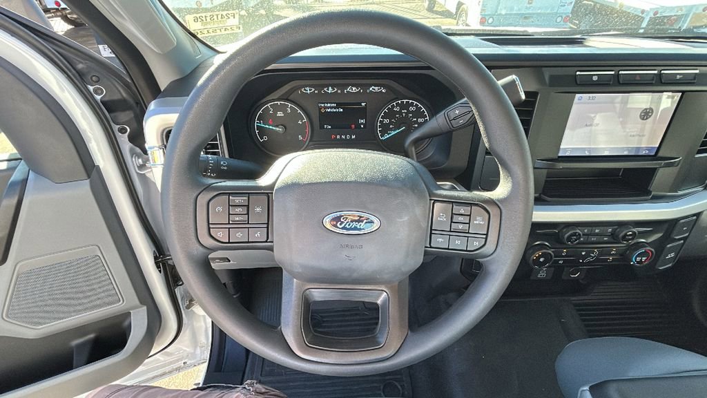 New 2024 Ford F450 XL w/ XL Chrome Package RWD image 9